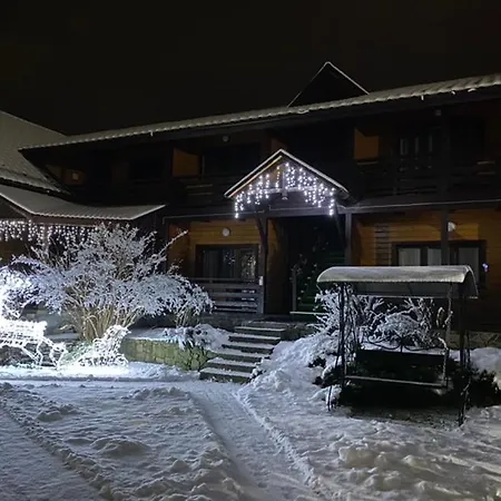 Courtyard Apartment *