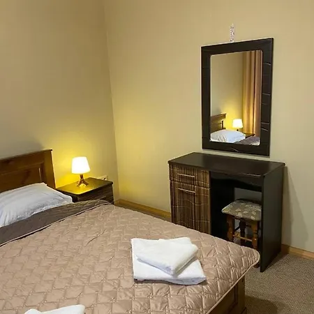 Courtyard Apartment *