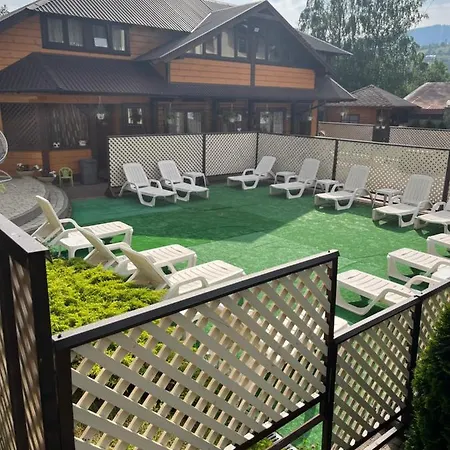 Courtyard Apartment Slavske