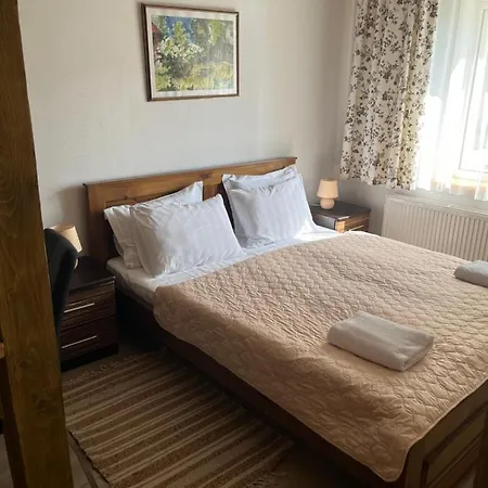 Courtyard * 슬랍스크