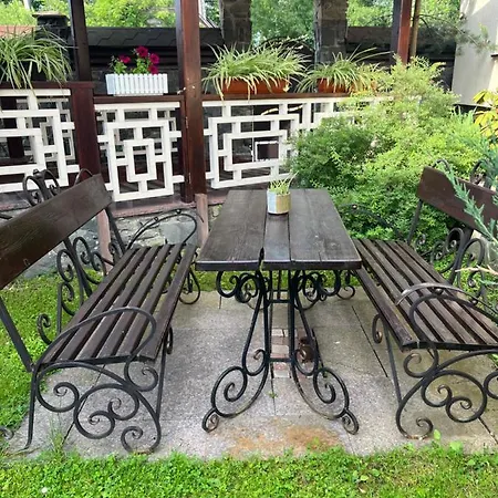 Apartment Courtyard Slavske