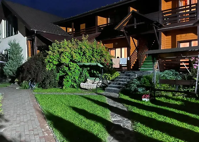 Courtyard * سلافسكي