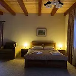 Courtyard * Slavske