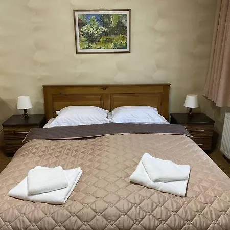 Courtyard * سلافسكي